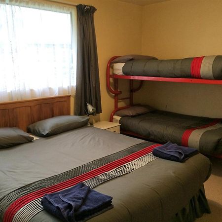 Cedar Chalets And Barkers Lodge Methven Room photo