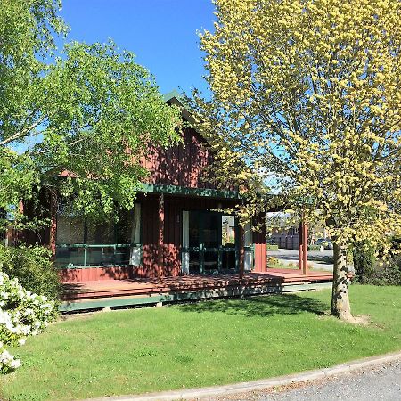 Cedar Chalets And Barkers Lodge Methven Exterior photo