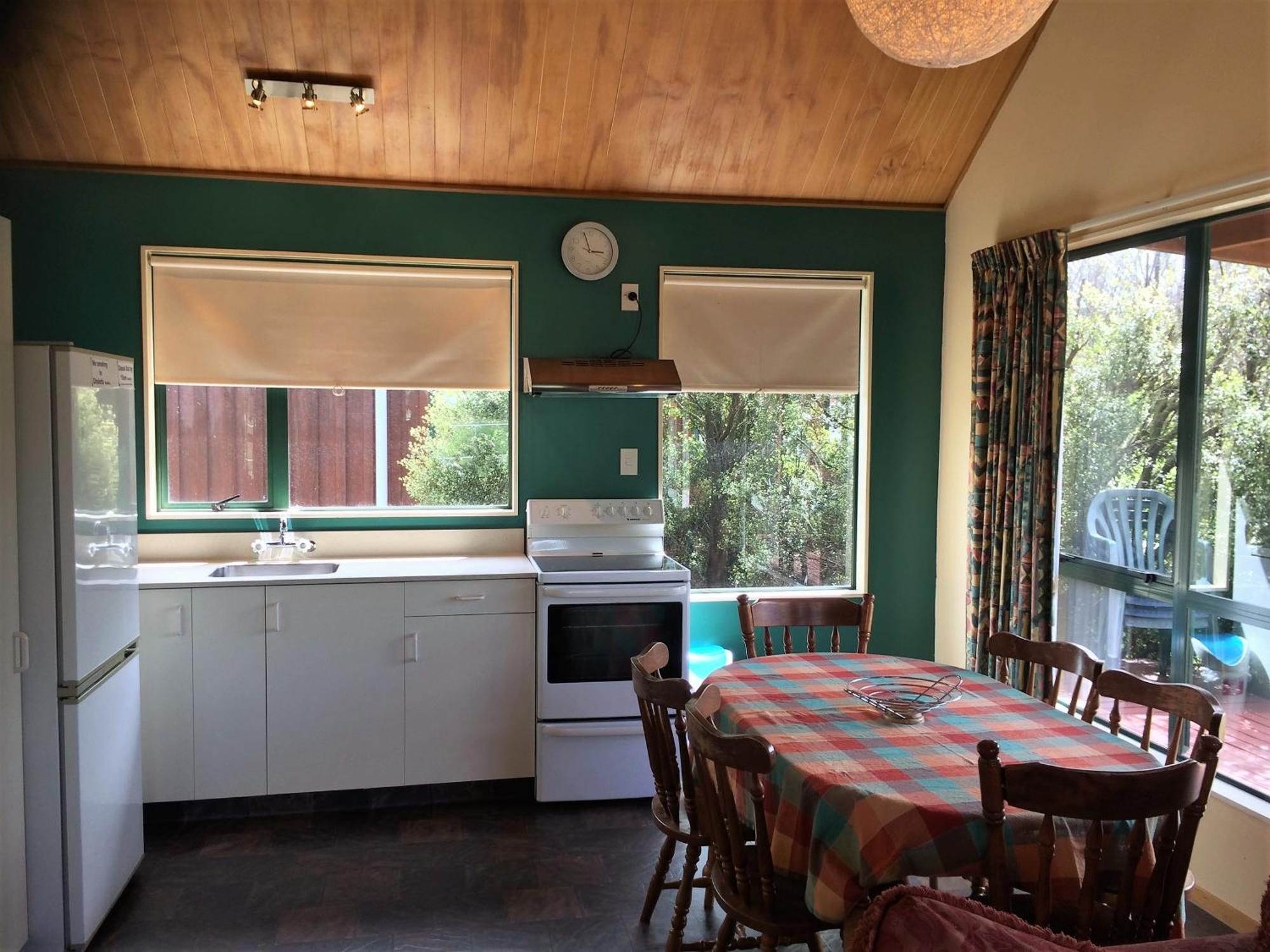 Cedar Chalets And Barkers Lodge Methven Room photo