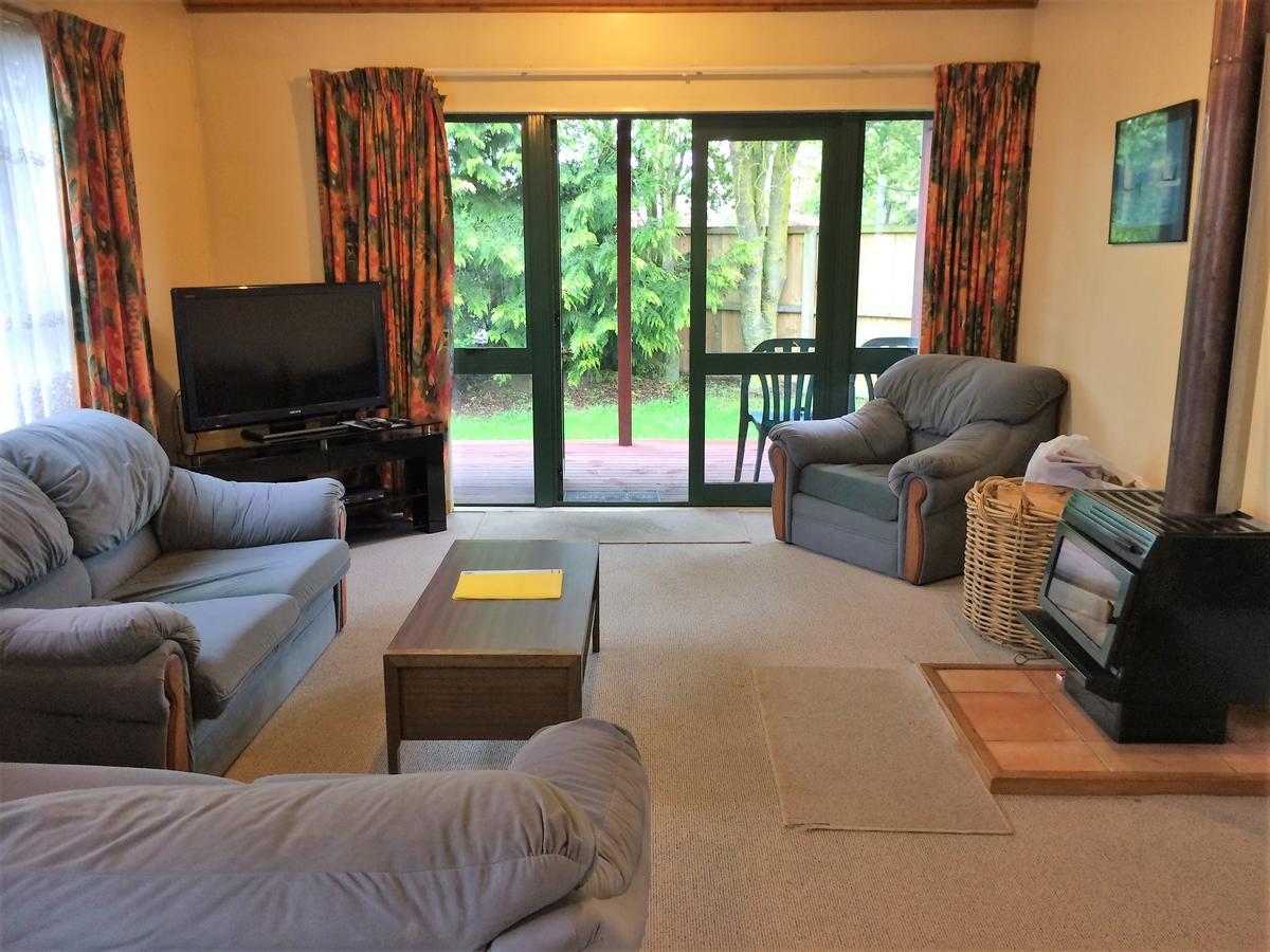 Cedar Chalets And Barkers Lodge Methven Room photo